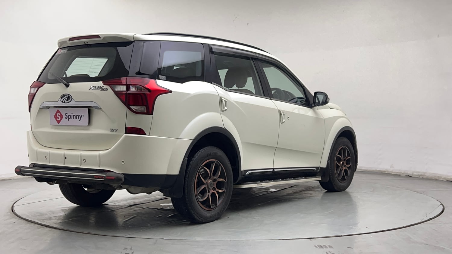 Used 2021 Mahindra XUV500 W7 Diesel Manual exterior RIGHT REAR CORNER VIEW
