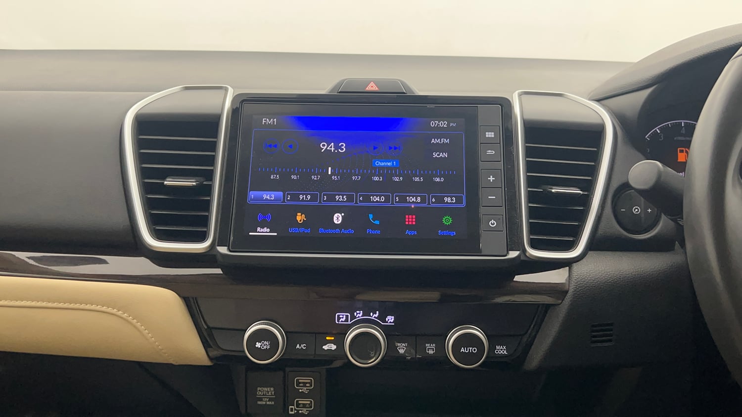 Used 2023 Honda City ZX Petrol Petrol Manual interior MUSIC SYSTEM & AC CONTROL VIEW