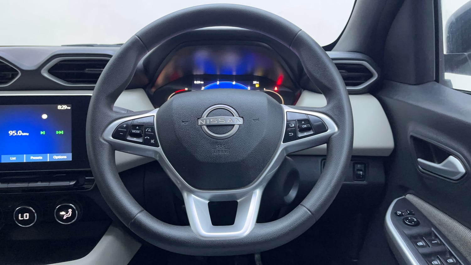Used 2023 Nissan Magnite XV Turbo CVT Petrol Automatic interior STEERING VIEW