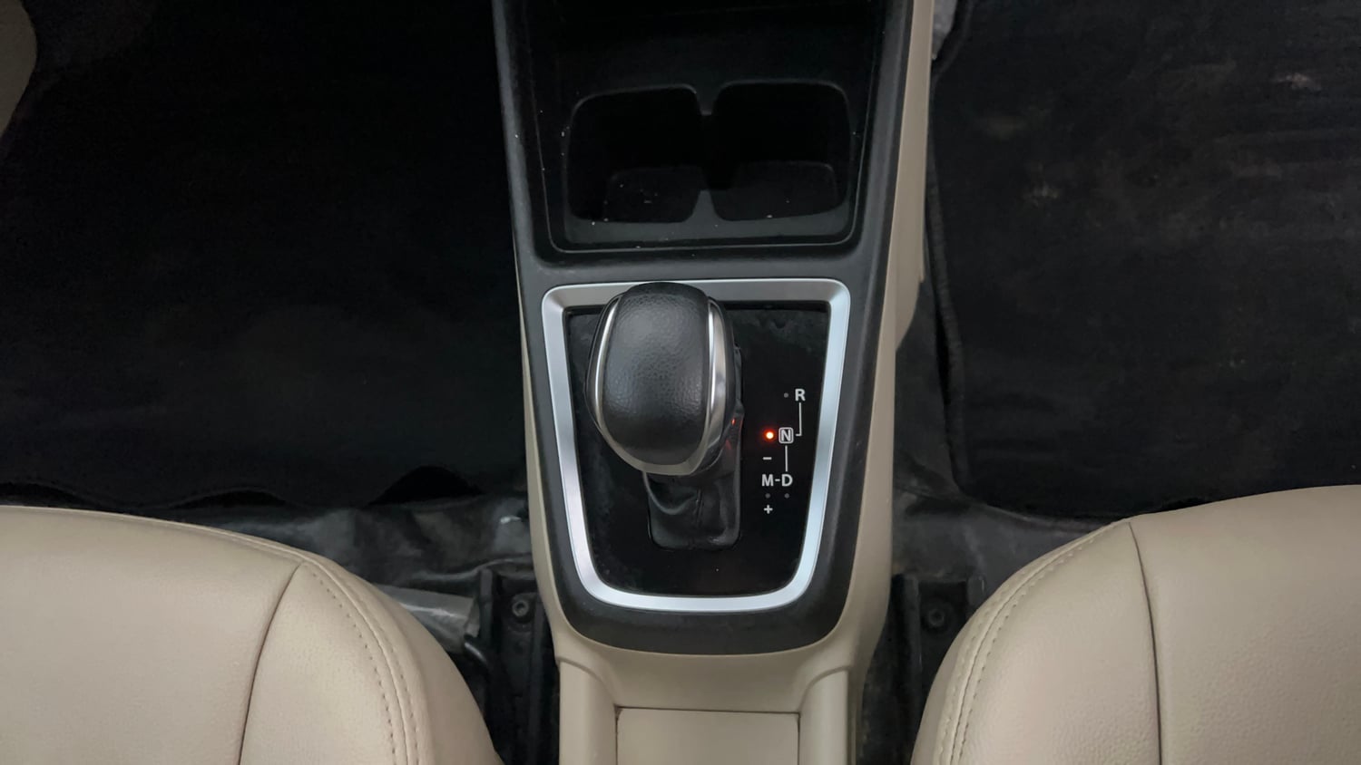 Used 2022 Maruti Suzuki Dzire VXi AGS Petrol Automatic interior GEAR  KNOB VIEW