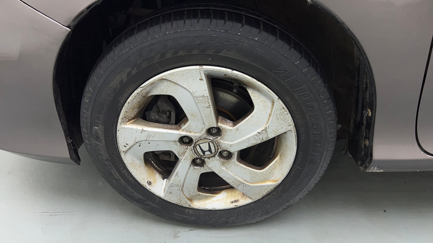 Used 2015 Honda City VX CVT Petrol Automatic tyres LEFT FRONT TYRE RIM VIEW