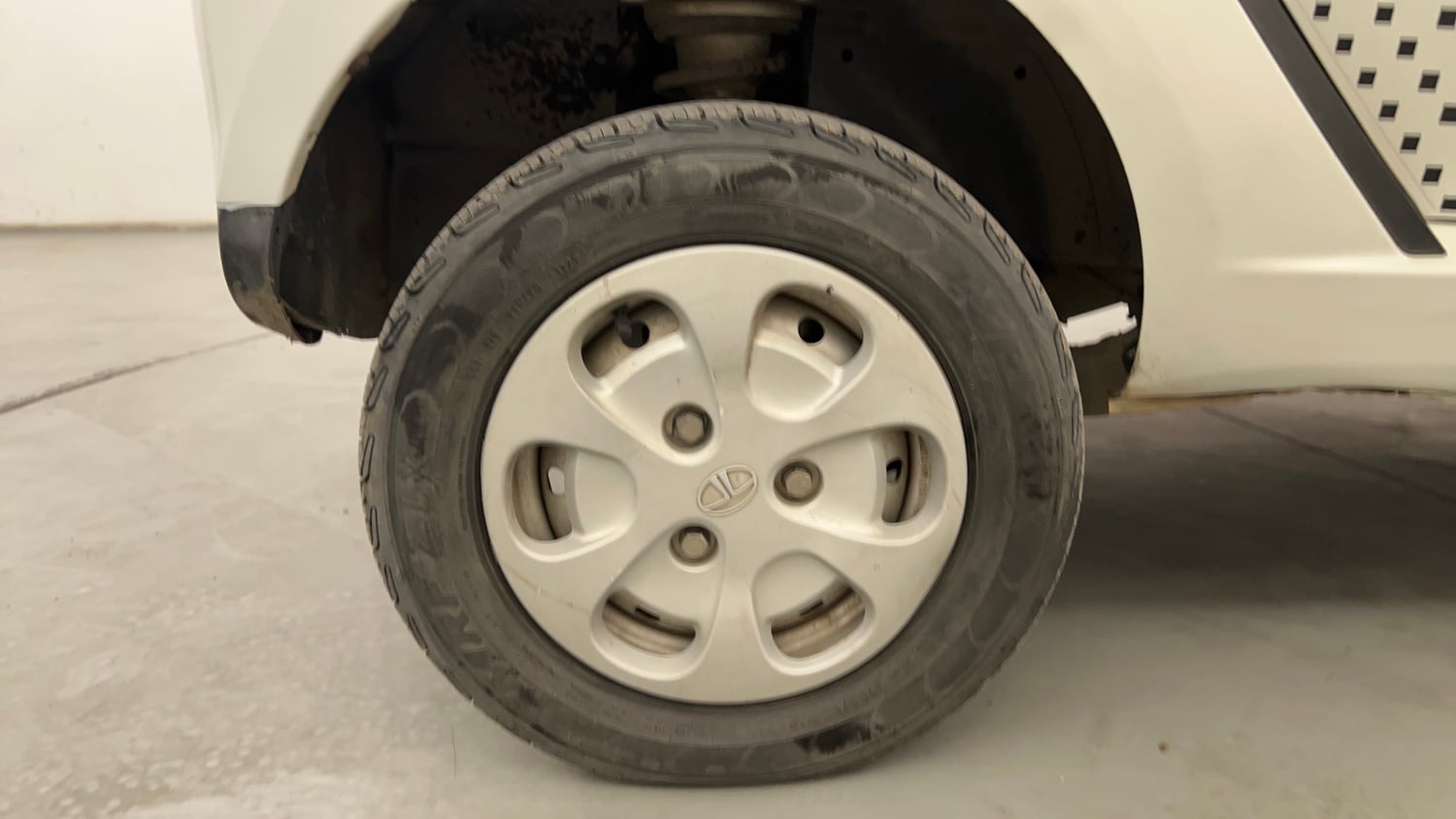 Used 2015 Tata Nano Twist XT Petrol Manual tyres RIGHT REAR TYRE RIM VIEW