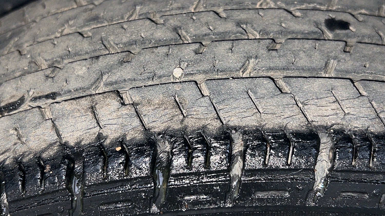 Used 2014 Maruti Suzuki Alto K10 VXi Petrol Manual tyres LEFT REAR TYRE TREAD VIEW