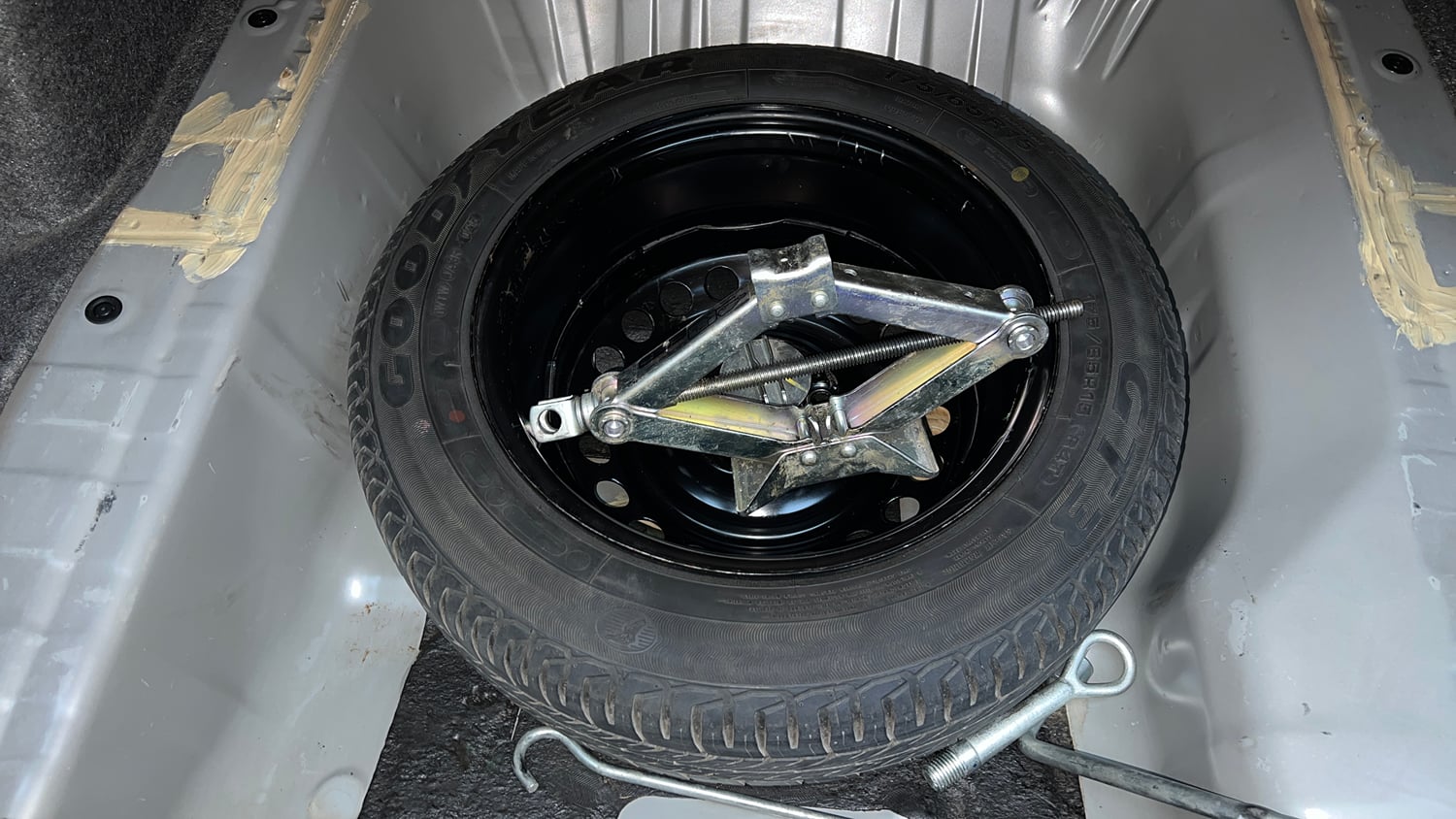 Used 2015 Honda City VX CVT Petrol Automatic tyres SPARE TYRE VIEW
