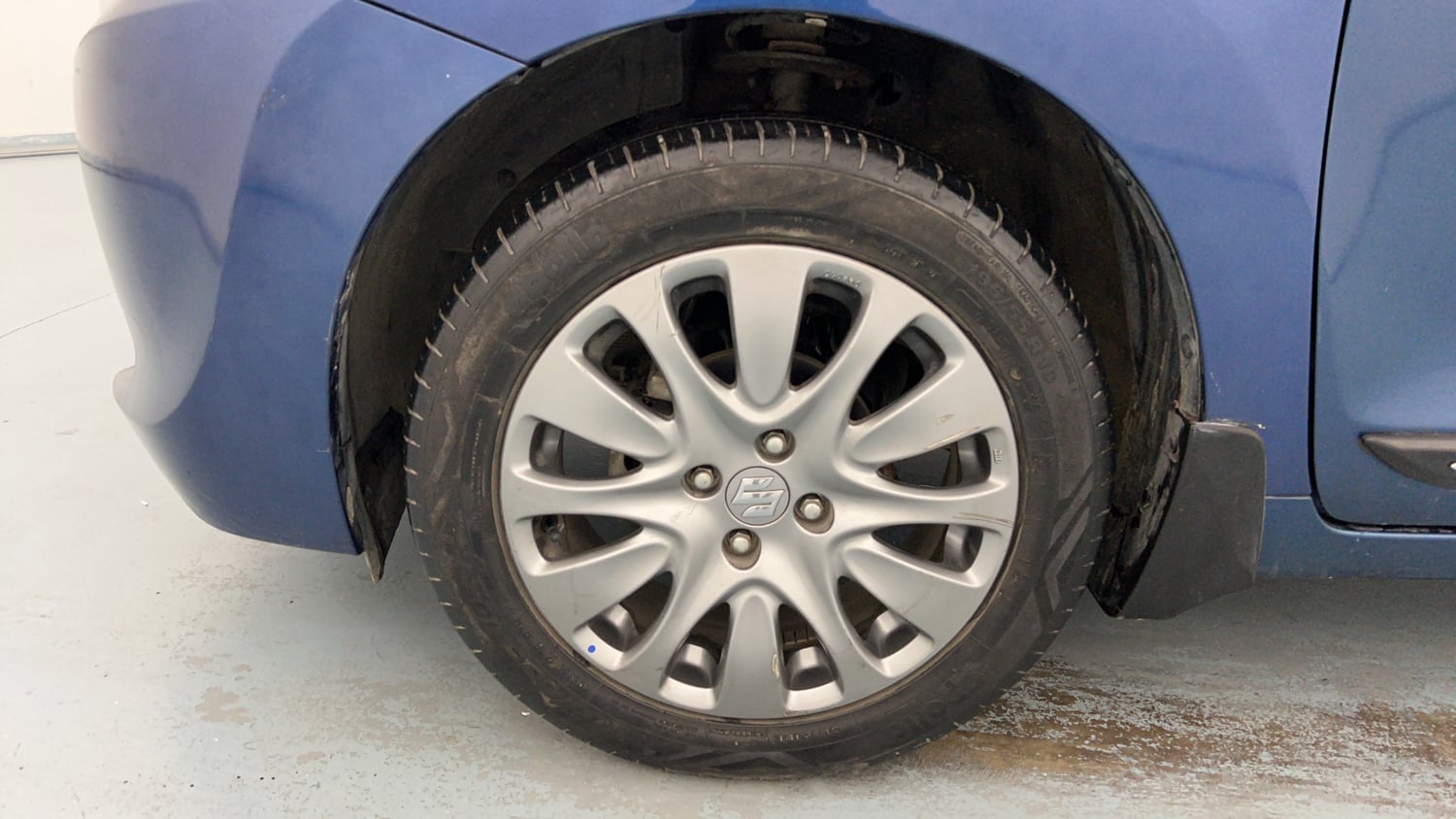 Used 2018 Maruti Suzuki Baleno Alpha 1.2 AT Petrol Automatic tyres LEFT FRONT TYRE RIM VIEW