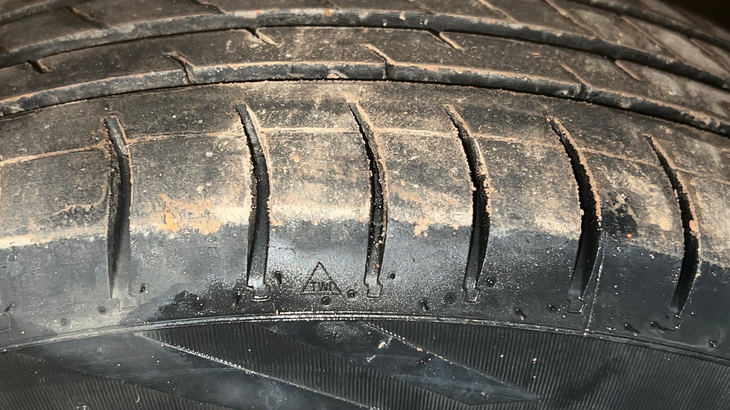 Used 2018 Hyundai Grand i10 Sportz 1.2 Kappa VTVT Petrol Manual tyres LEFT FRONT TYRE TREAD VIEW