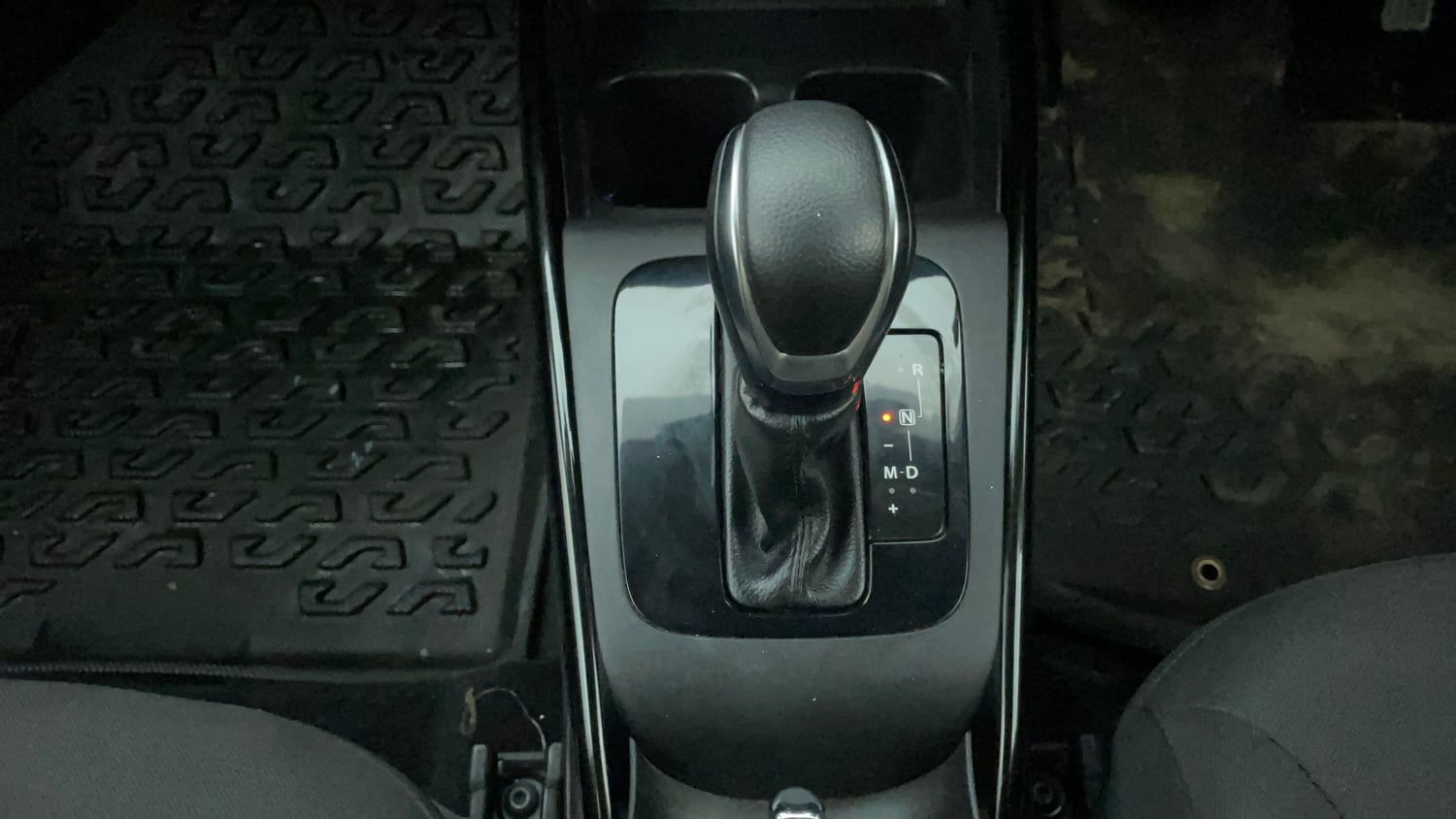 Used 2024 Toyota Glanza G AMT Petrol Automatic interior GEAR  KNOB VIEW