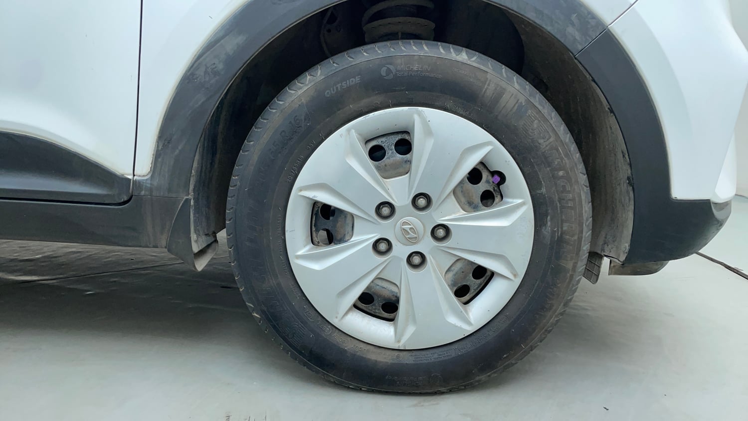 Used 2018 Hyundai Creta E Plus 1.6 Petrol Petrol Manual tyres RIGHT FRONT TYRE RIM VIEW