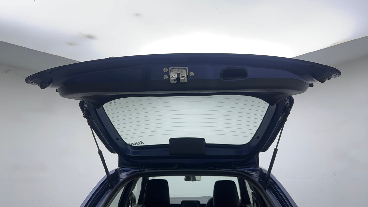 Used 2019 Maruti Suzuki Ignis Zeta 1.2 MT Petrol Manual interior DICKY DOOR OPEN VIEW
