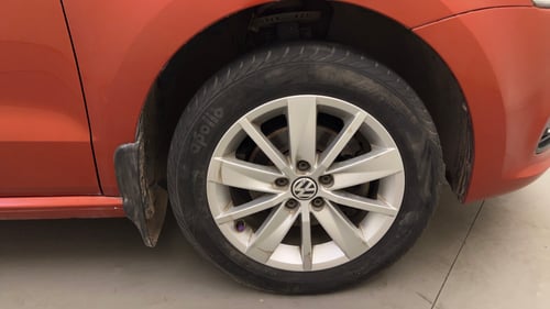 Used 2014 Volkswagen Polo Highline1.2L (P) Petrol Manual tyres RIGHT FRONT TYRE RIM VIEW