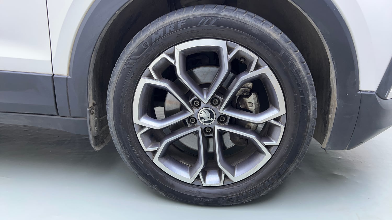 Used 2022 Skoda Kushaq Style 1.5L TSI DSG (6 Airbags) Petrol Automatic tyres RIGHT FRONT TYRE RIM VIEW