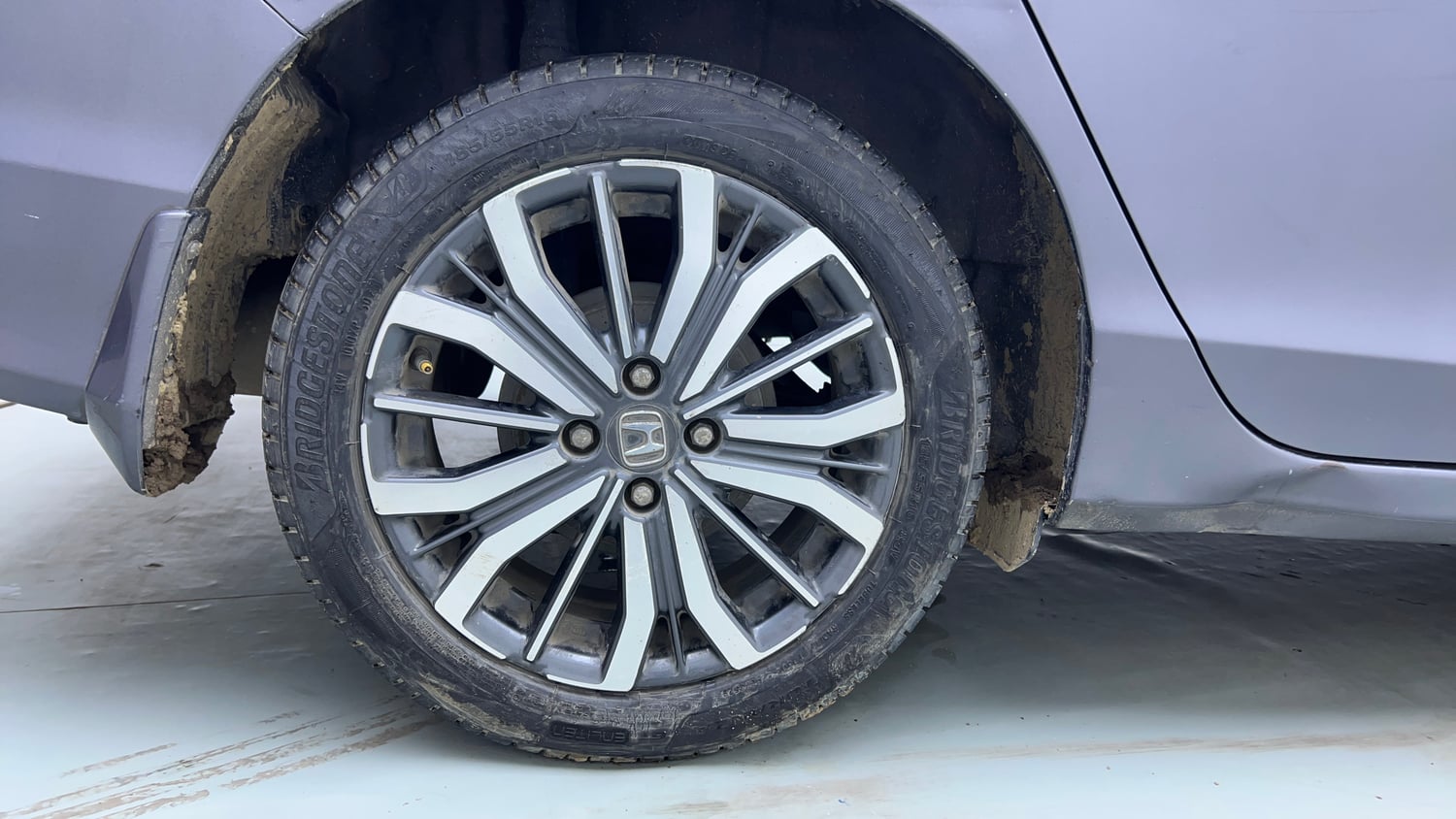 Used 2018 Honda City ZX CVT Petrol Petrol Automatic tyres RIGHT REAR TYRE RIM VIEW