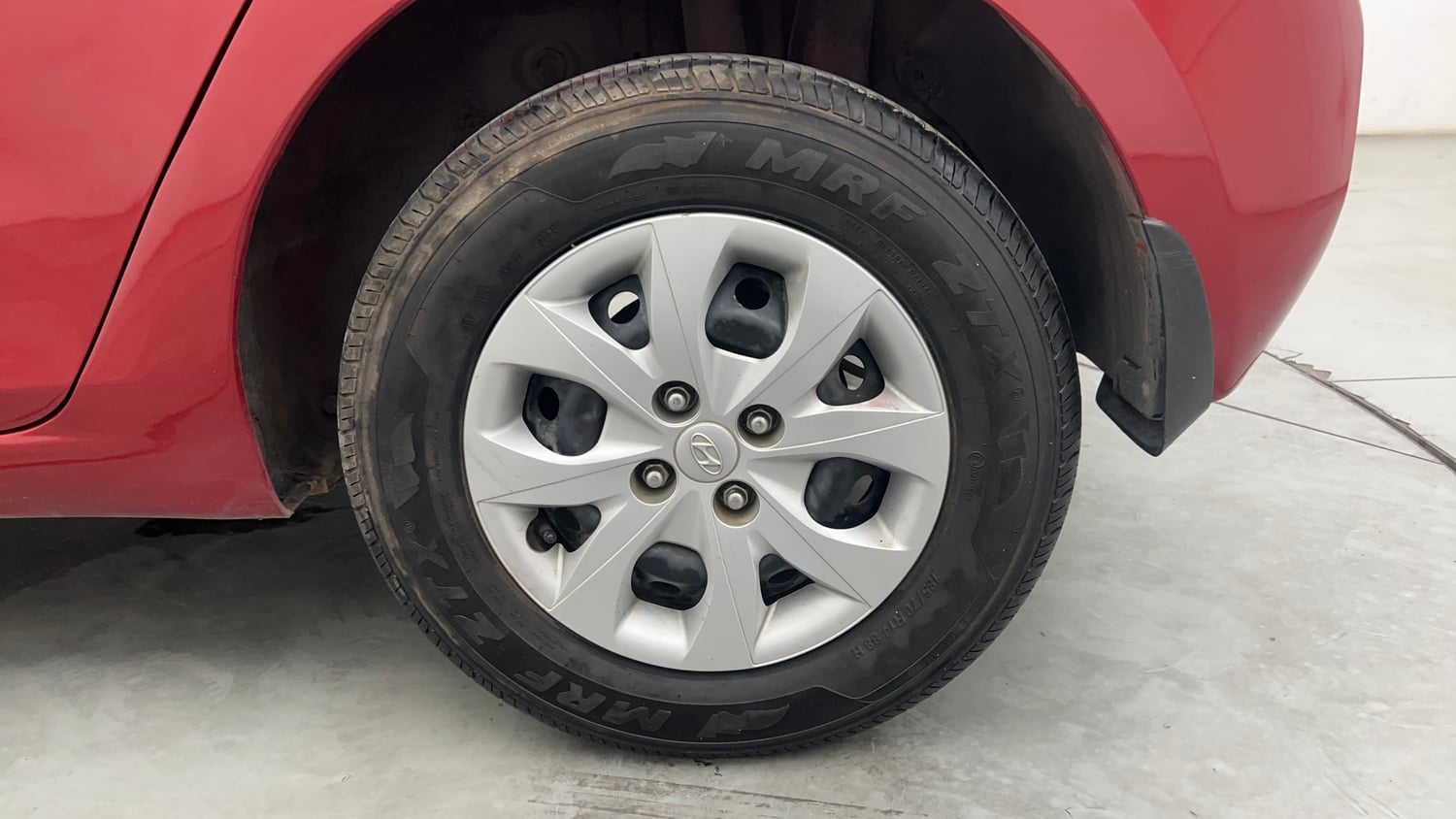 Used 2019 Hyundai Elite i20 Magna Plus 1.2 Petrol Manual tyres LEFT REAR TYRE RIM VIEW