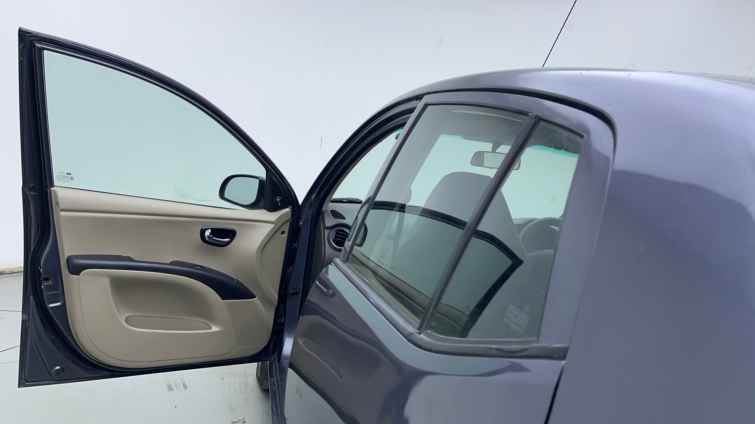 Used 2014 Hyundai i10 Sportz 1.1 iRDE2 Petrol Manual interior LEFT FRONT DOOR OPEN VIEW