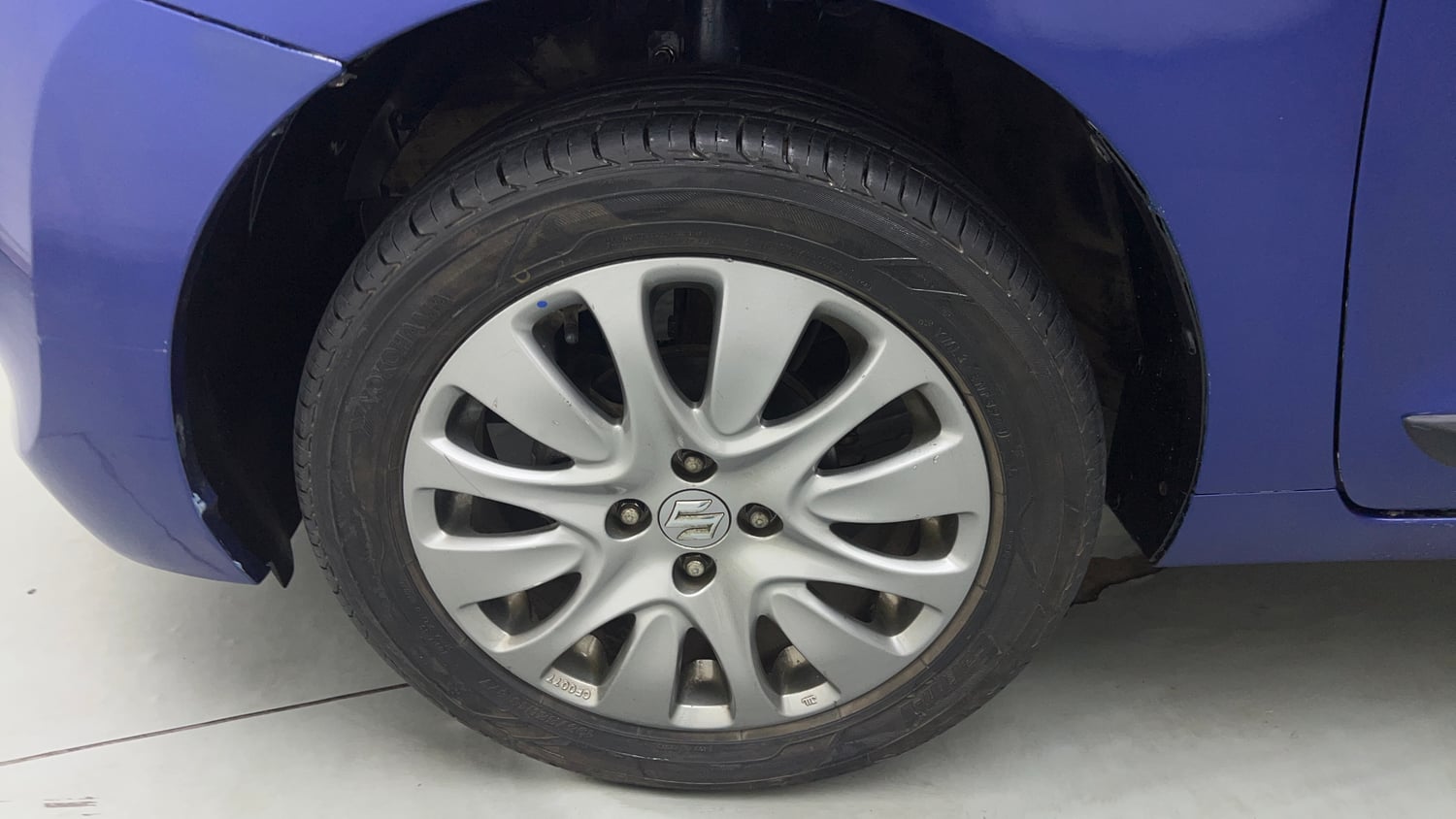 Used 2017 Maruti Suzuki Baleno Alpha 1.2 Petrol Manual tyres LEFT FRONT TYRE RIM VIEW