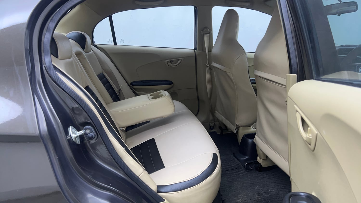 Used 2017 Honda Amaze 1.2 S i-VTEC Petrol Manual interior RIGHT SIDE REAR DOOR CABIN VIEW