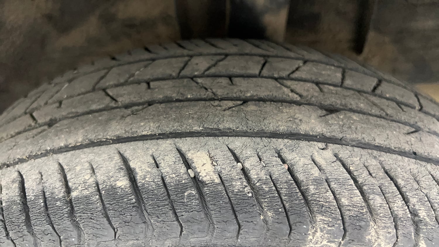 Used 2021 Renault Kiger RXZ AMT Petrol Automatic tyres LEFT REAR TYRE TREAD VIEW