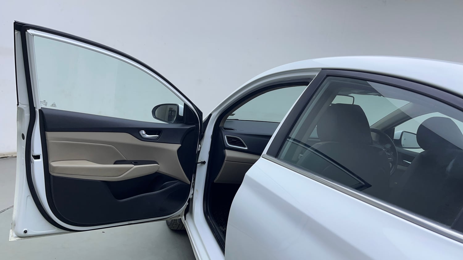 Used 2018 Hyundai Verna SX (O) 1.6 VTVT AT Petrol Automatic interior LEFT FRONT DOOR OPEN VIEW