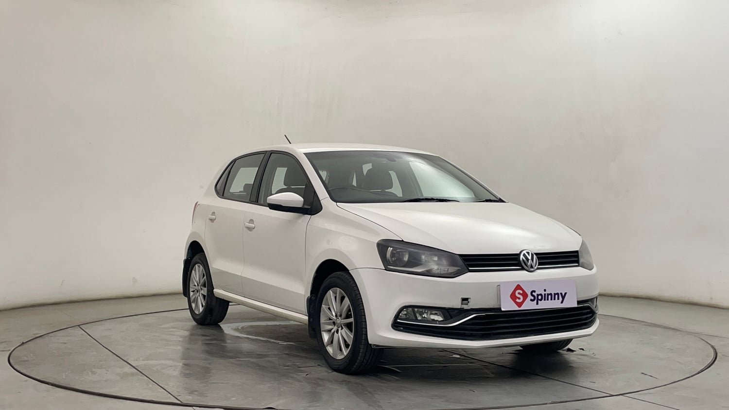 Used 2016 Volkswagen Polo Highline1.2L (P) Petrol Manual exterior RIGHT FRONT CORNER VIEW