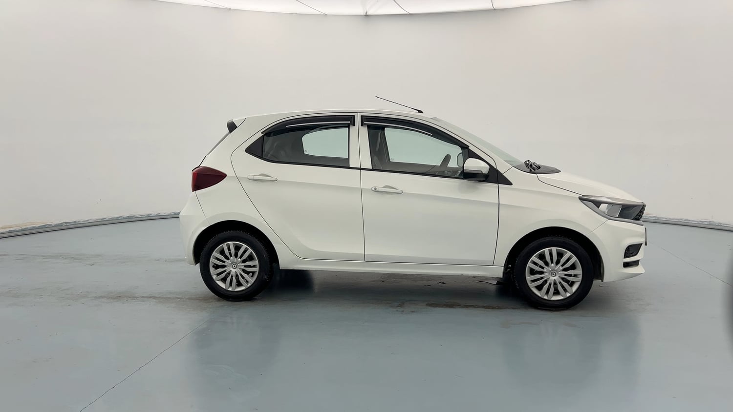 Used 2021 Tata Tiago XT Petrol Manual exterior RIGHT SIDE VIEW