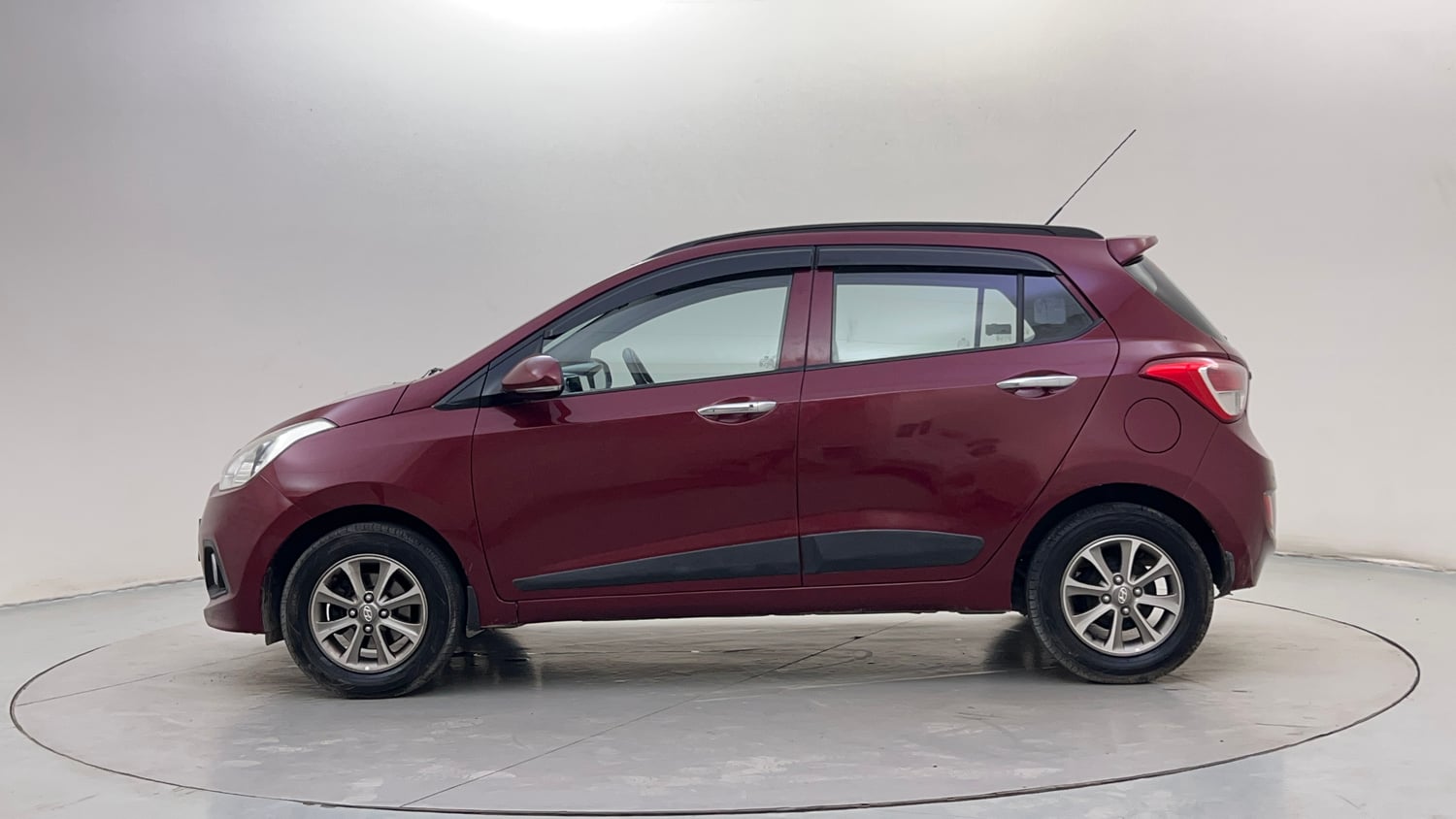 Used 2015 Hyundai Grand i10 Asta 1.1 CRDi (O) Diesel Manual exterior LEFT SIDE VIEW