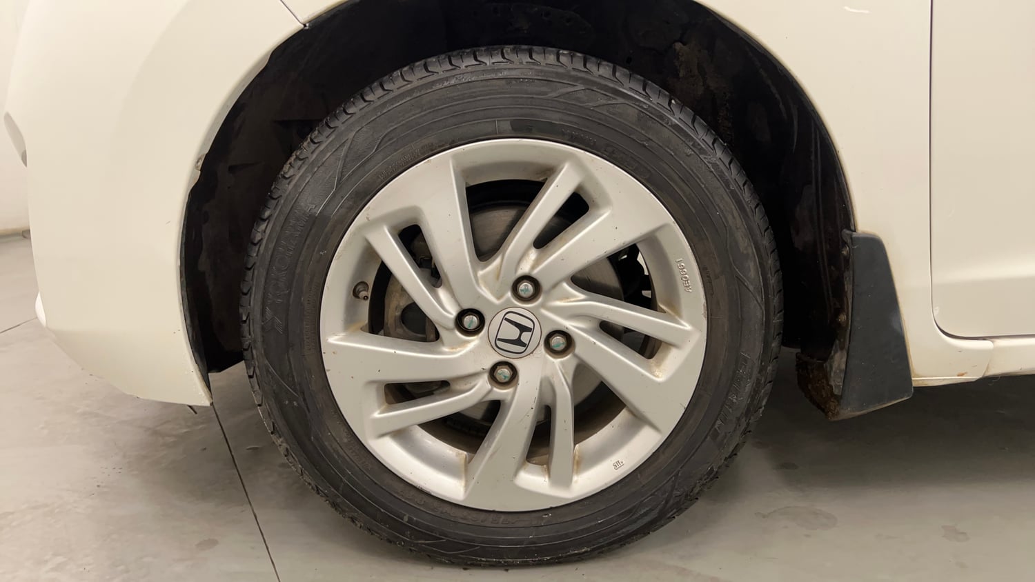 Used 2016 Honda Jazz VX Petrol Petrol Manual tyres LEFT FRONT TYRE RIM VIEW