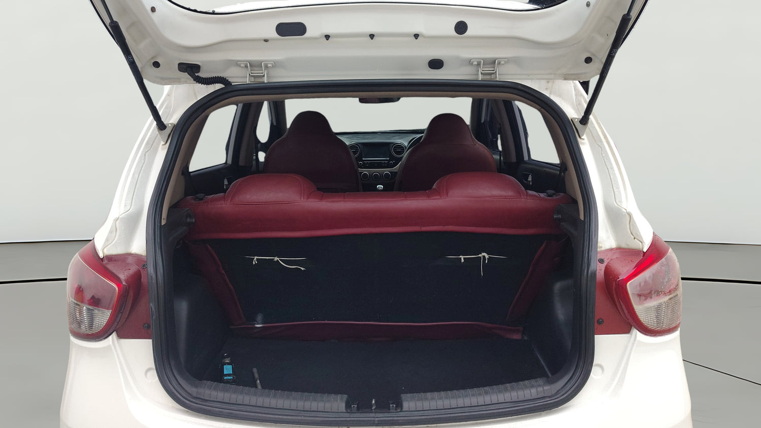 Used 2020 Hyundai Grand i10 Sportz 1.2 Kappa VTVT Petrol Manual interior DICKY INSIDE VIEW