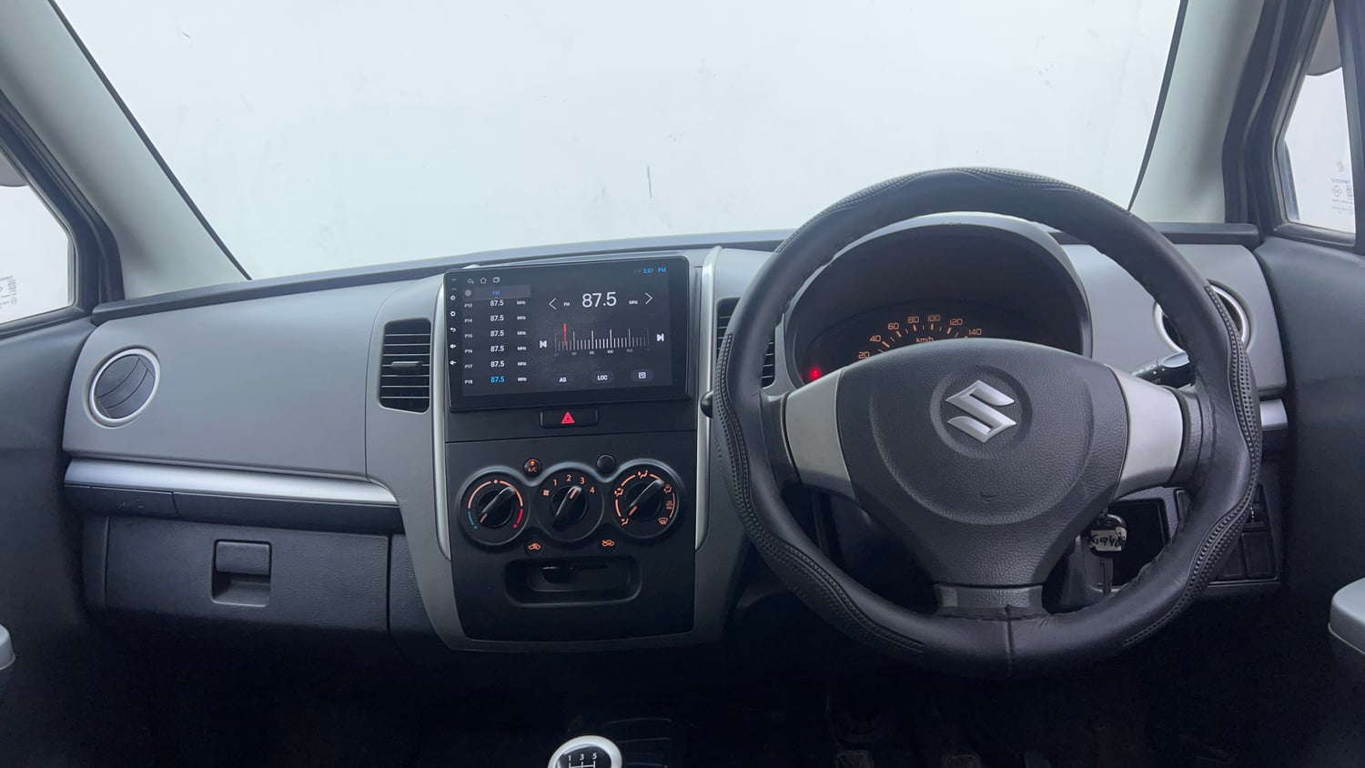 Used 2012 Maruti Suzuki Wagon R LXi Petrol Manual interior DASHBOARD VIEW