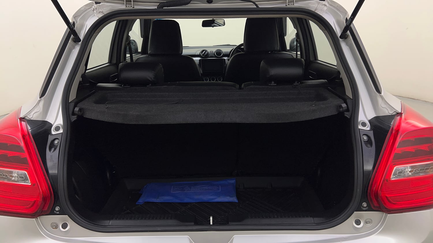 Used 2024 Maruti Suzuki Swift ZXi AMT Petrol Automatic interior DICKY INSIDE VIEW