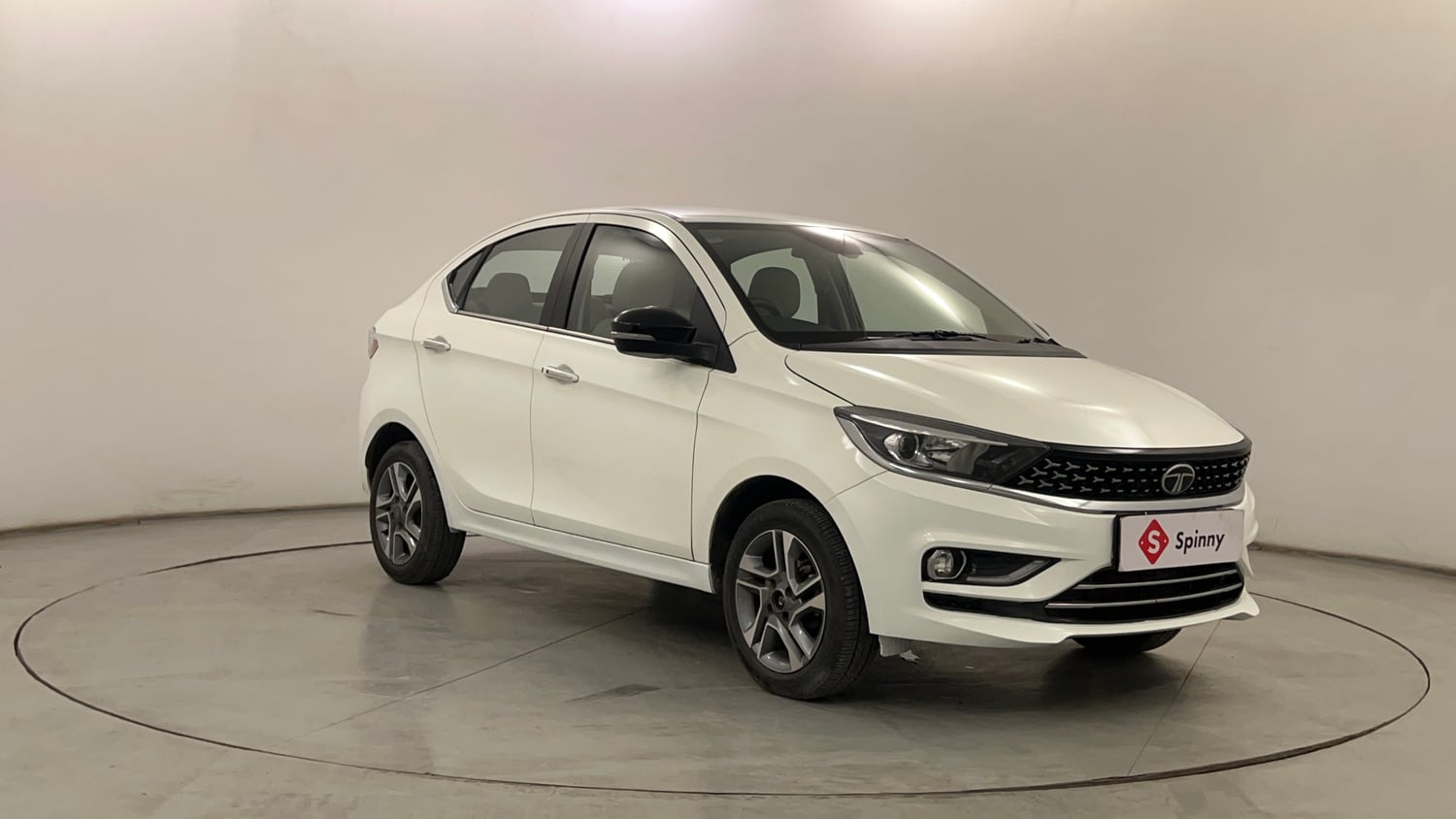 Used 2024 Tata Tigor XZ Plus Petrol Manual exterior RIGHT FRONT CORNER VIEW