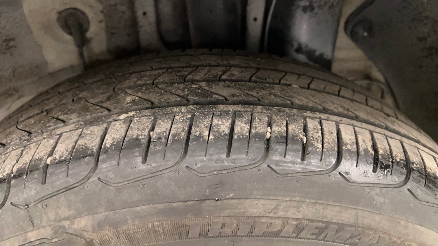 Used 2016 Hyundai Elite i20 Asta 1.2 (O) Petrol Manual tyres LEFT REAR TYRE TREAD VIEW