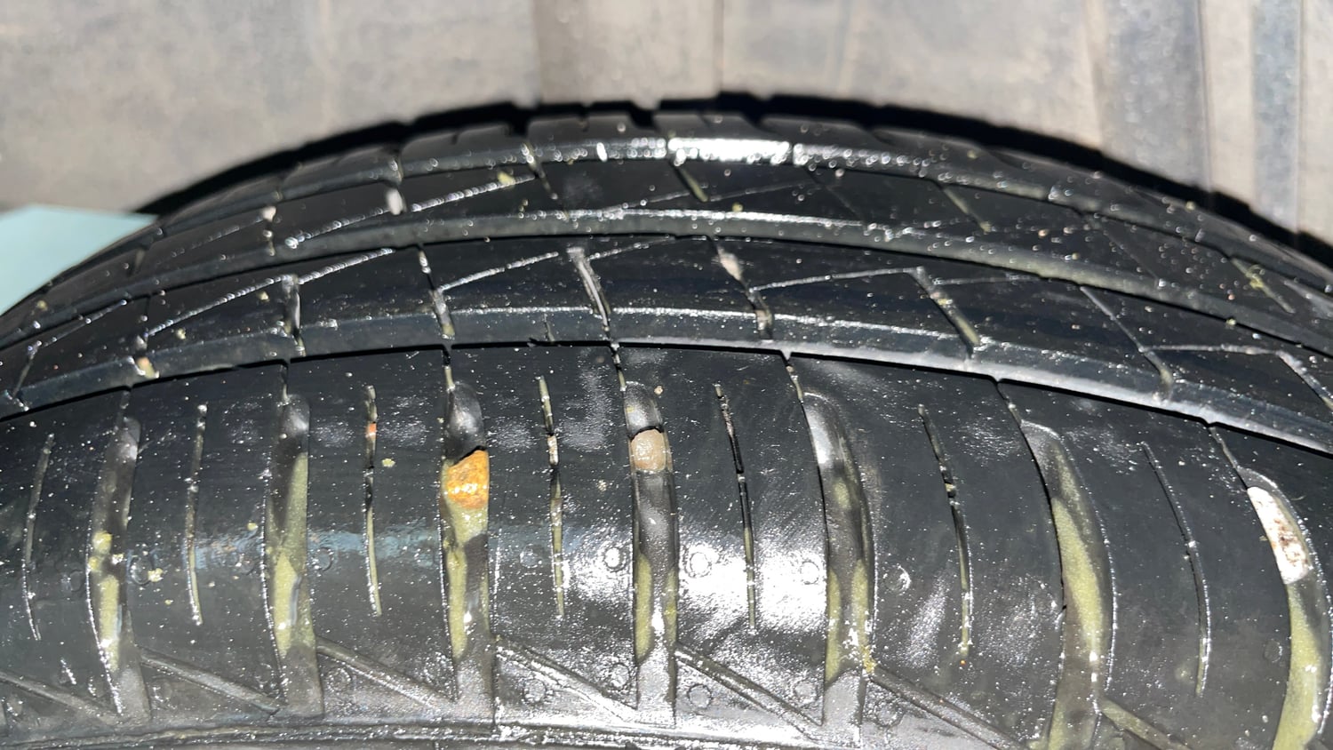 Used 2023 Renault Kwid RXT 1.0 Petrol Manual tyres RIGHT REAR TYRE TREAD VIEW