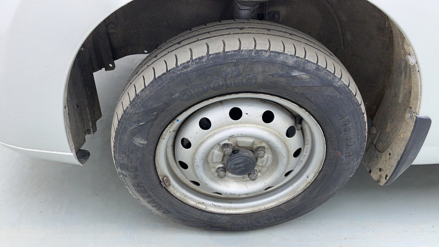 Used 2012 Maruti Suzuki Wagon R 1.0 LXi CNG Cng Manual tyres LEFT FRONT TYRE RIM VIEW