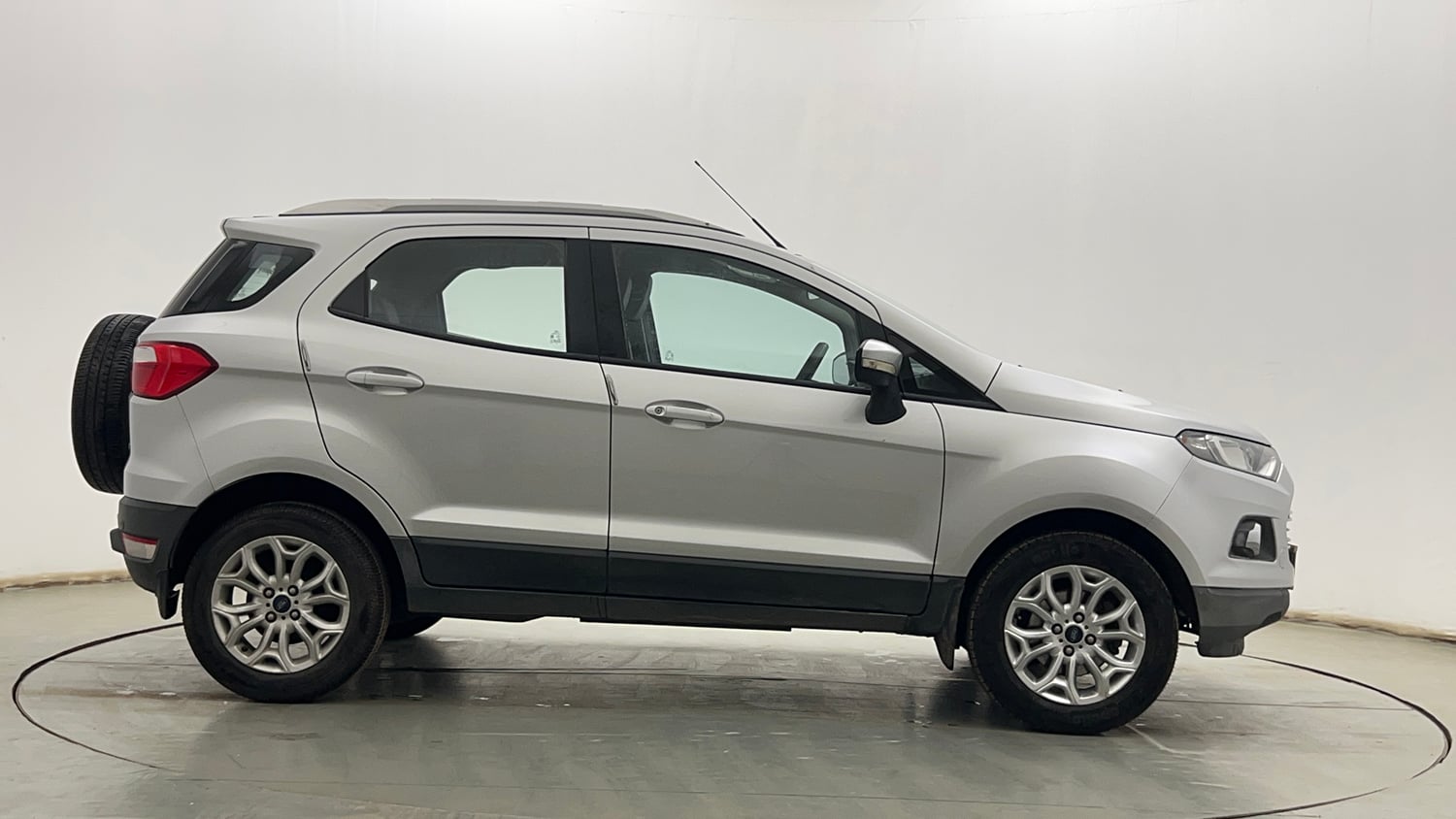 Used 2015 Ford EcoSport Titanium 1.5 Ti-VCT Petrol Manual exterior RIGHT SIDE VIEW