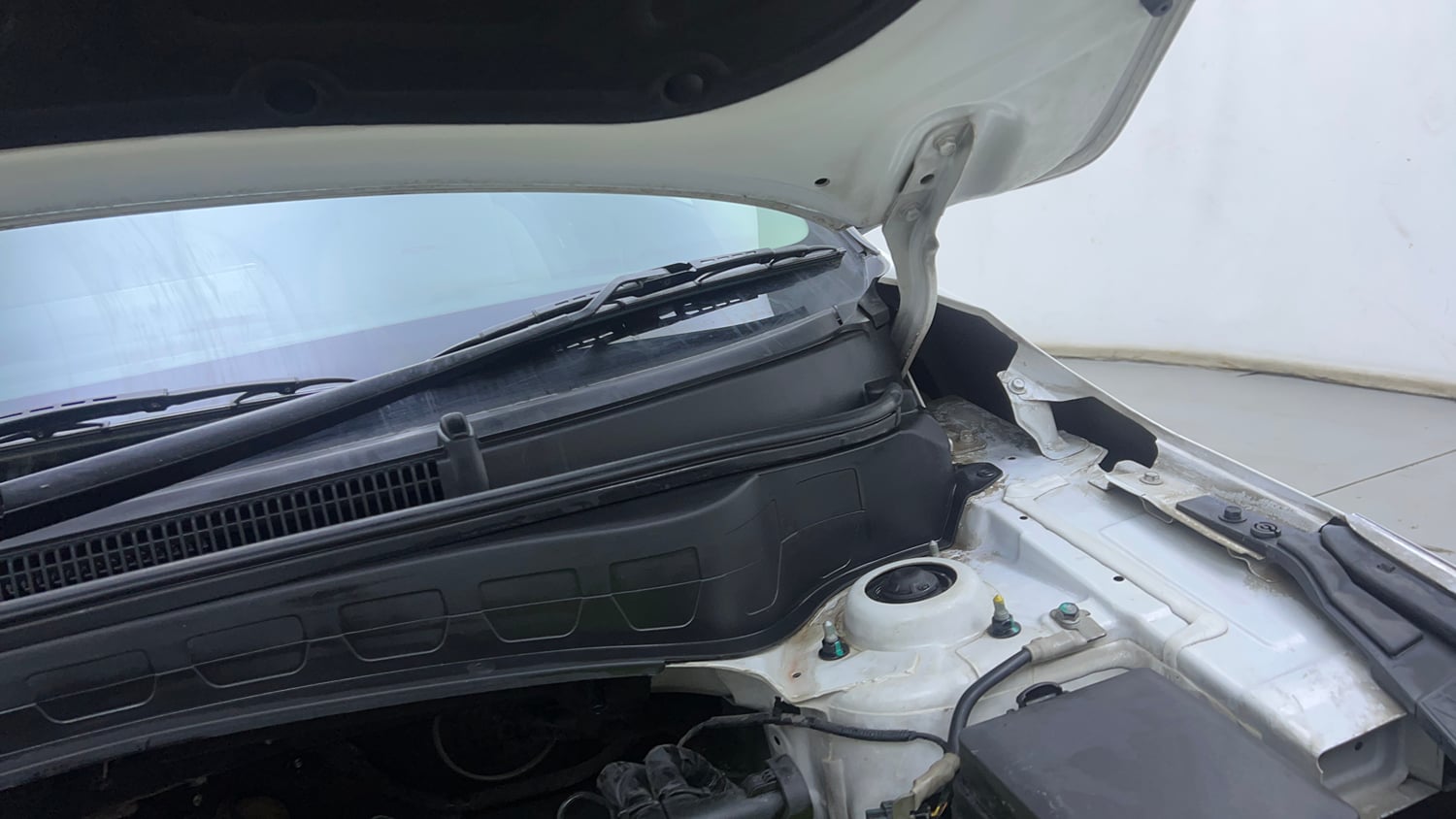 Used 2020 kia Seltos GTX Plus DCT 1.4 Petrol Automatic engine ENGINE LEFT SIDE HINGE & APRON VIEW