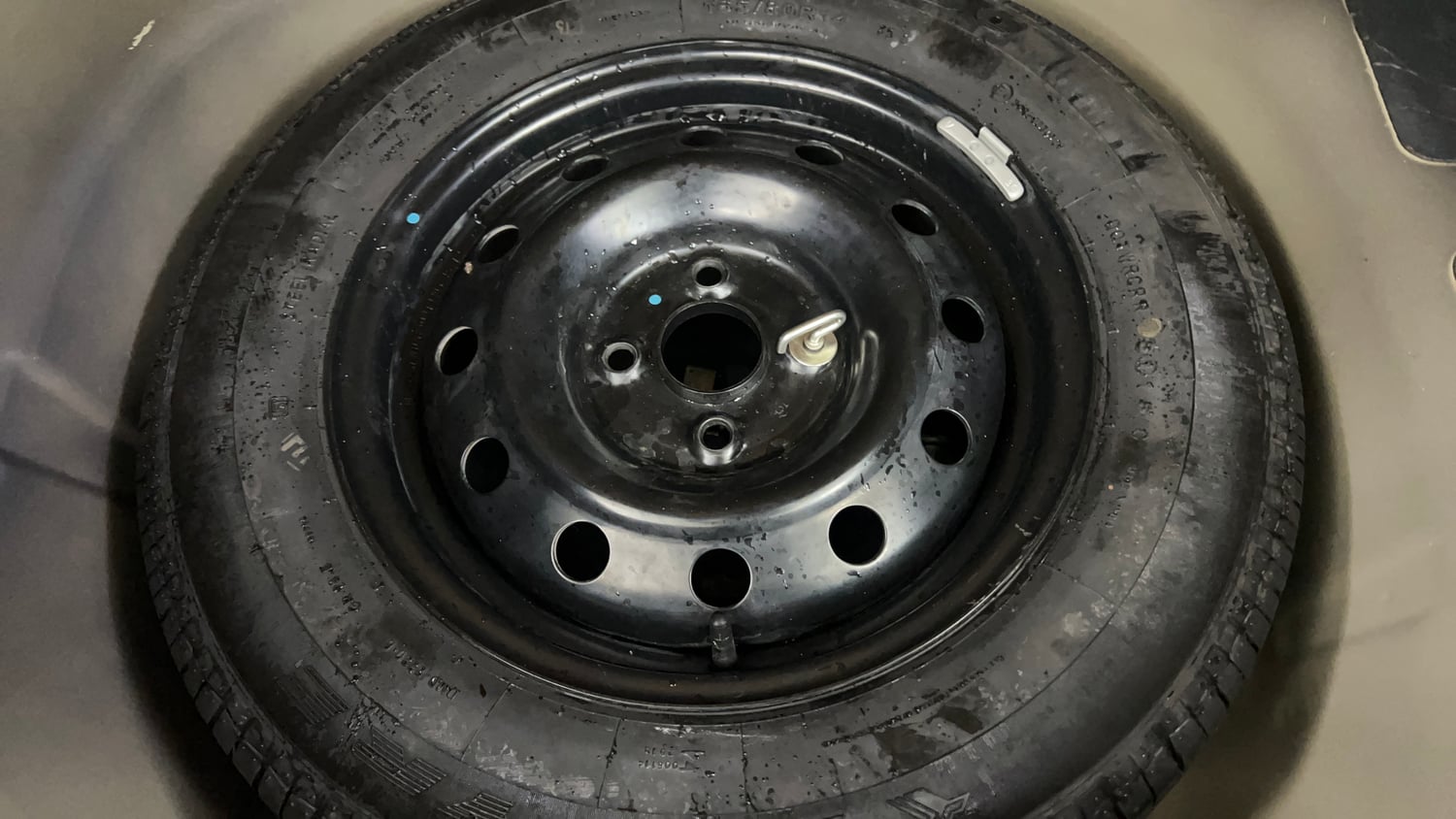 Used 2016 Maruti Suzuki Swift Dzire VXI Petrol Manual tyres SPARE TYRE VIEW