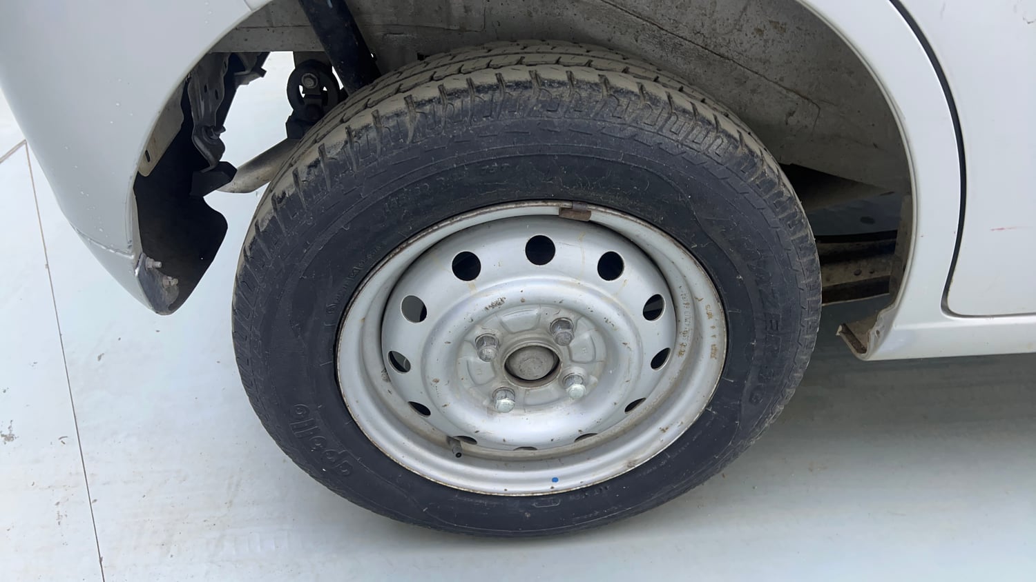 Used 2012 Maruti Suzuki Wagon R LXi Petrol Manual tyres RIGHT REAR TYRE RIM VIEW