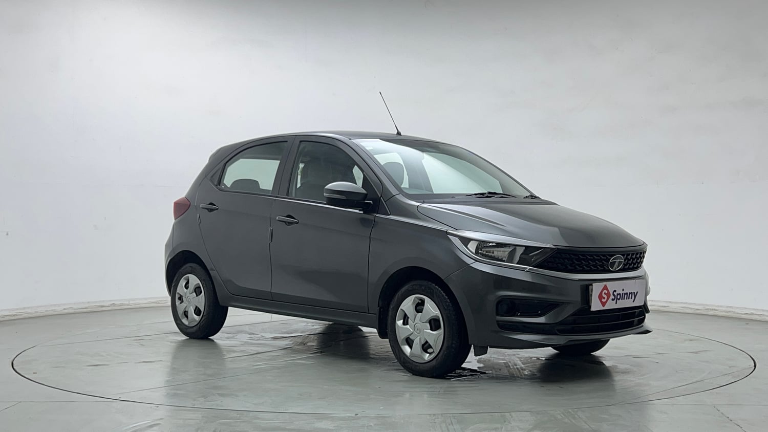 Used 2021 Tata Tiago XT Petrol Manual exterior RIGHT FRONT CORNER VIEW