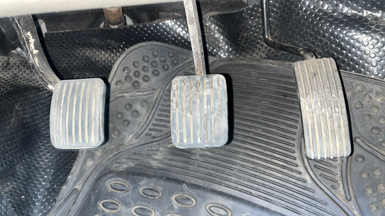 Used 2014 Hyundai i10 Sportz 1.1 iRDE2 Petrol Manual interior PEDALS VIEW