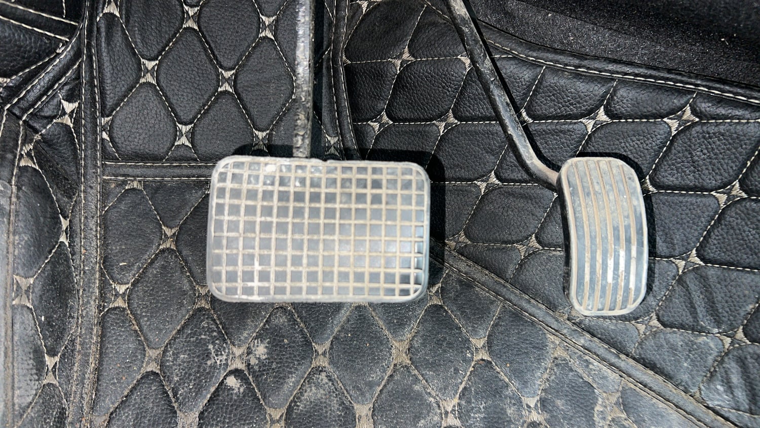 Used 2022 Tata Tiago XZA Plus Petrol Automatic interior PEDALS VIEW