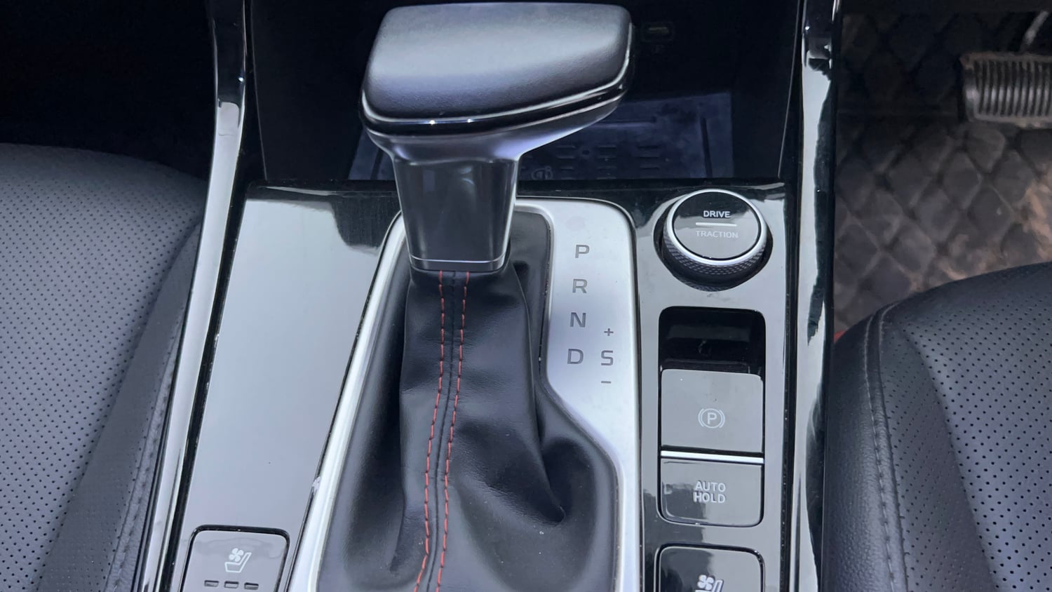 Used 2023 Hyundai Creta SX (O) 1.5 Diesel Automatic knight Diesel Automatic interior GEAR  KNOB VIEW