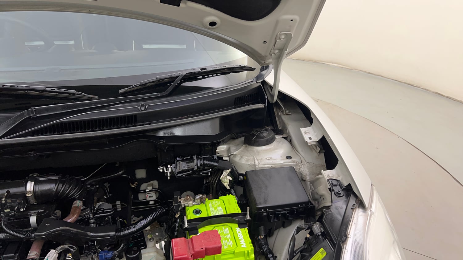 Used 2024 Maruti Suzuki Swift ZXi AMT Petrol Automatic engine ENGINE LEFT SIDE HINGE & APRON VIEW