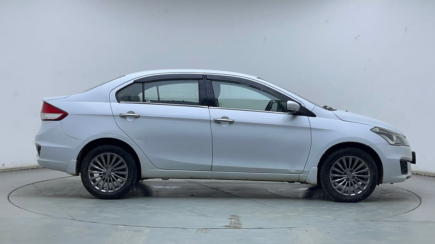 Used 2018 Maruti Suzuki Ciaz Alpha 1.4 AT Petrol Automatic exterior RIGHT SIDE VIEW
