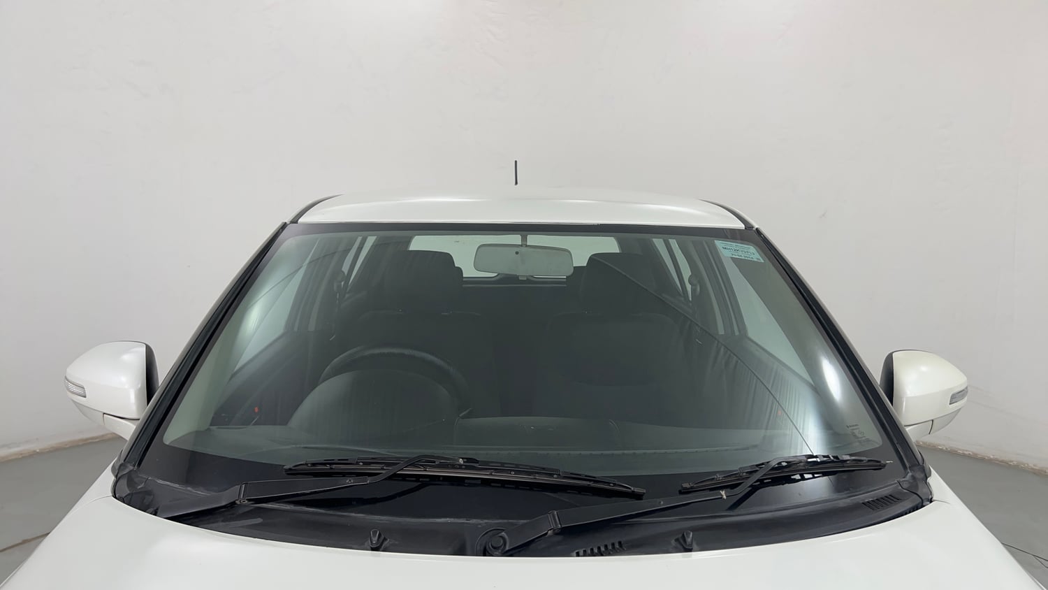 Used 2014 Maruti Suzuki Swift VXi Petrol Manual exterior FRONT WINDSHIELD VIEW