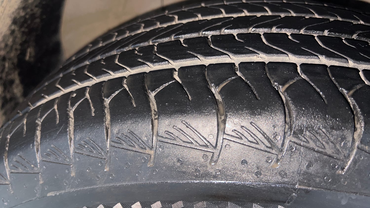 Used 2021 Hyundai Creta SX (O) 1.5 Diesel Automatic Diesel Automatic tyres RIGHT FRONT TYRE TREAD VIEW