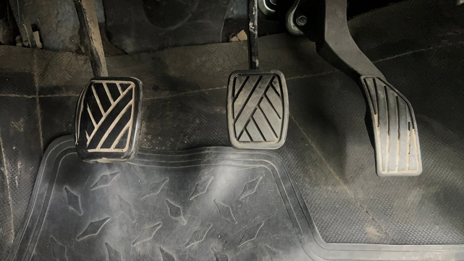 Used 2014 Maruti Suzuki Swift VXi Petrol Manual interior PEDALS VIEW