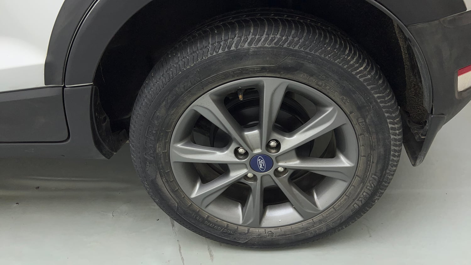 Used 2020 Ford EcoSport Titanium 1.5L Ti-VCT Petrol Manual tyres LEFT REAR TYRE RIM VIEW