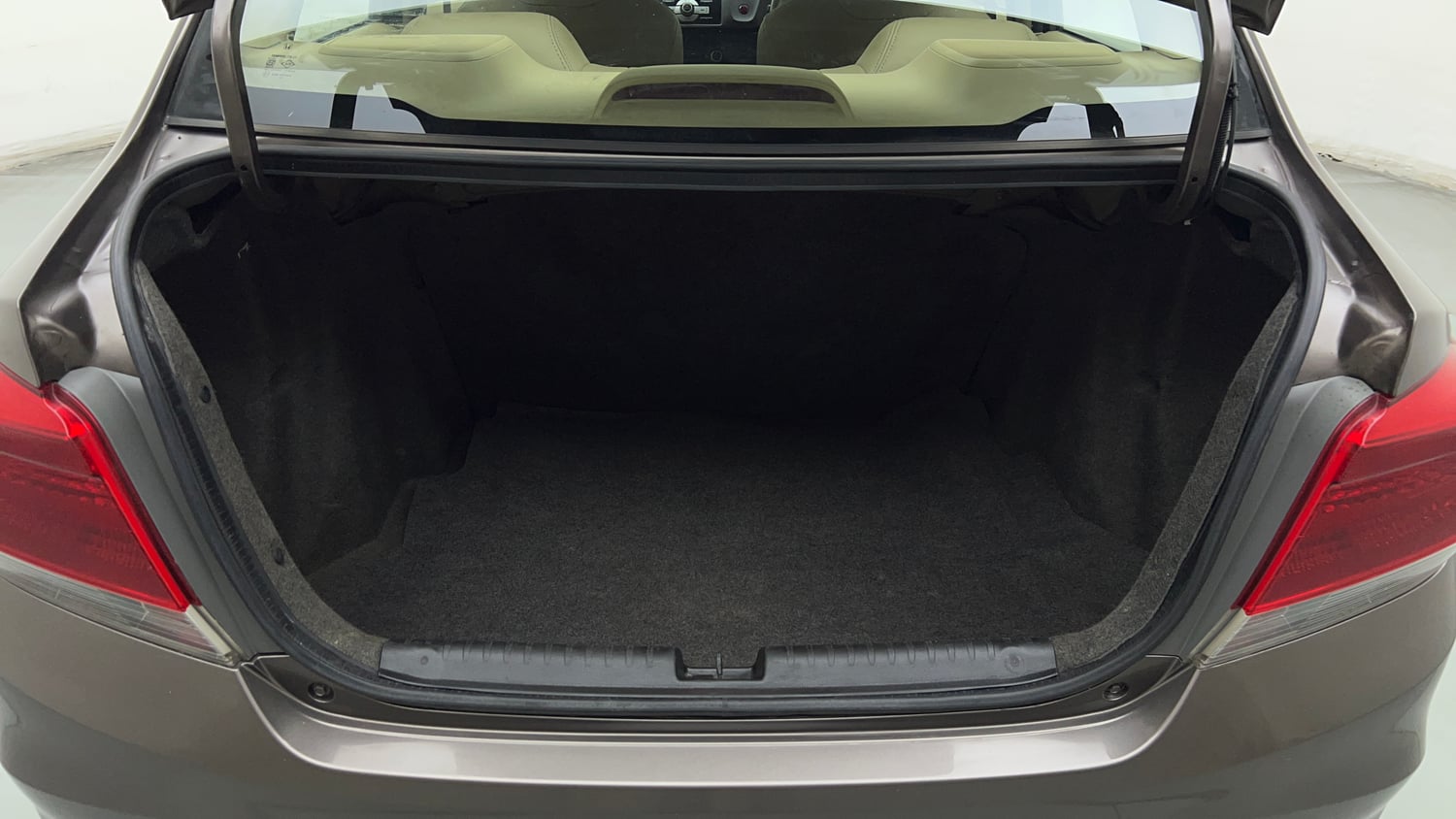 Used 2013 Honda Amaze 1.2 S i-VTEC Petrol Manual interior DICKY INSIDE VIEW