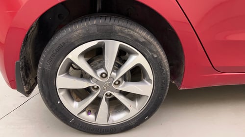 Used 2017 Hyundai Elite i20 Asta 1.2 Dual Tone Petrol Manual tyres RIGHT REAR TYRE RIM VIEW