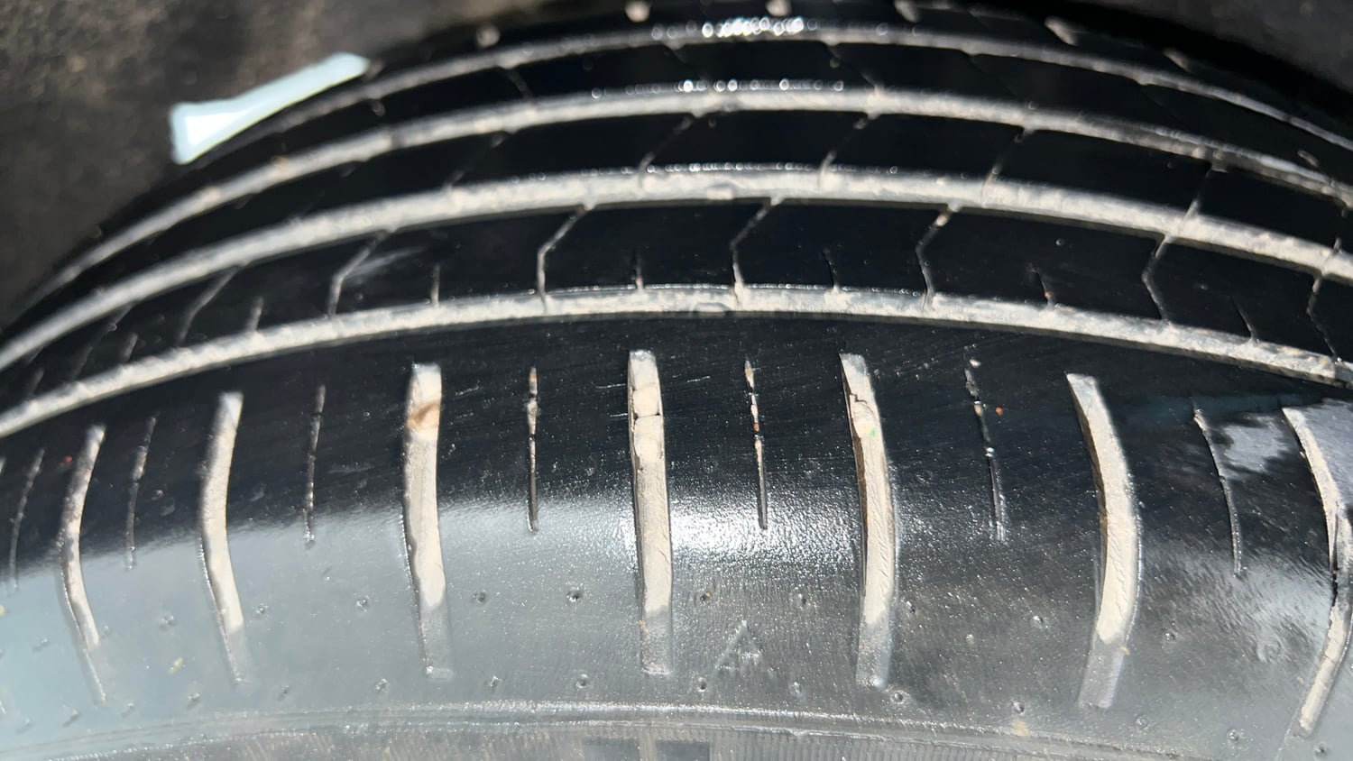 Used 2018 Maruti Suzuki Baleno Alpha 1.2 AT Petrol Automatic tyres RIGHT REAR TYRE TREAD VIEW